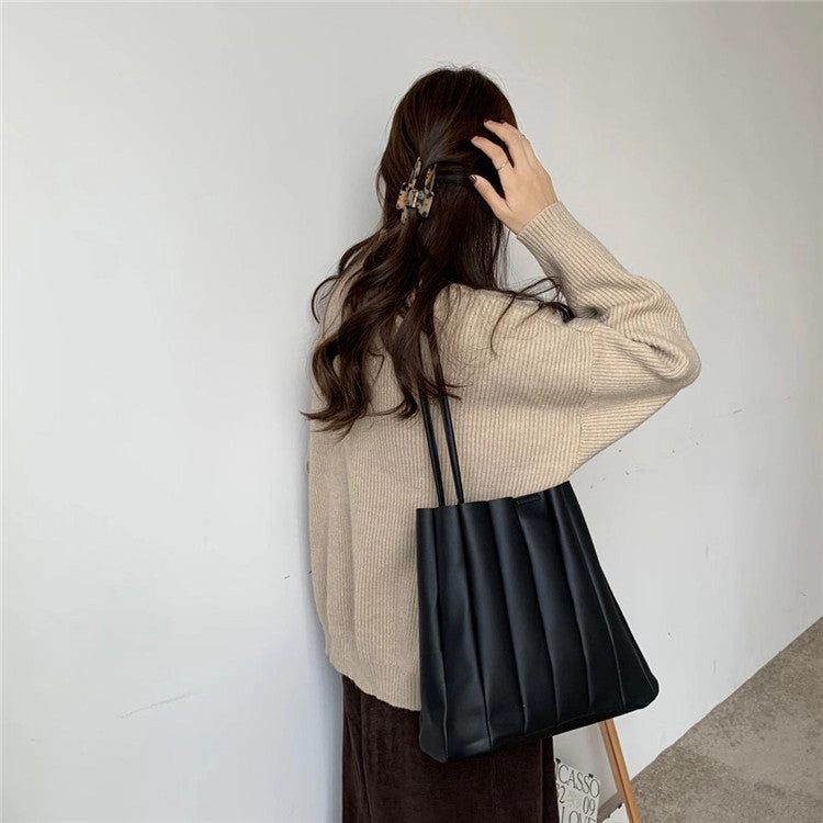Color Series Pleated Simple Literary Handbag