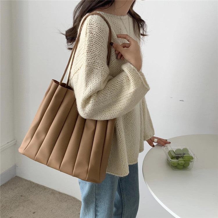 Color Series Pleated Simple Literary Handbag